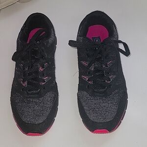 US Polo Association 7M Black & Pink Tennis Shoes